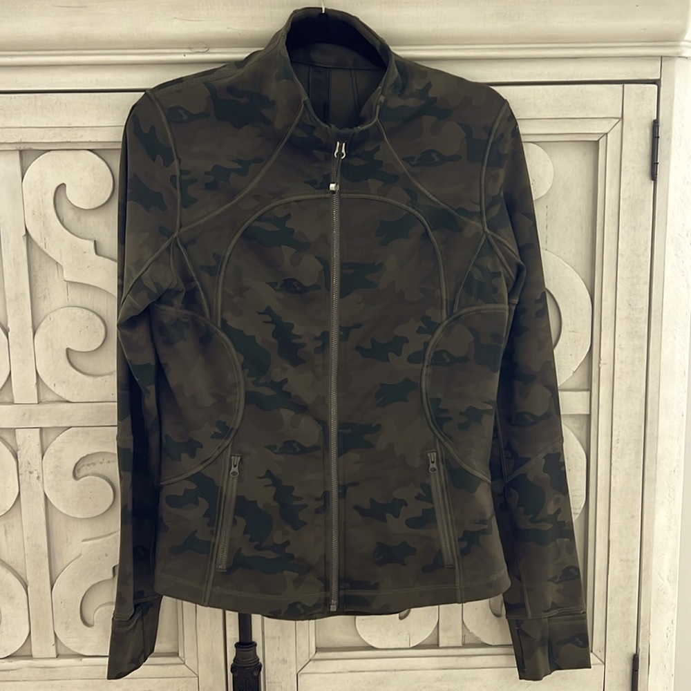 Lululemon jacket CAMO